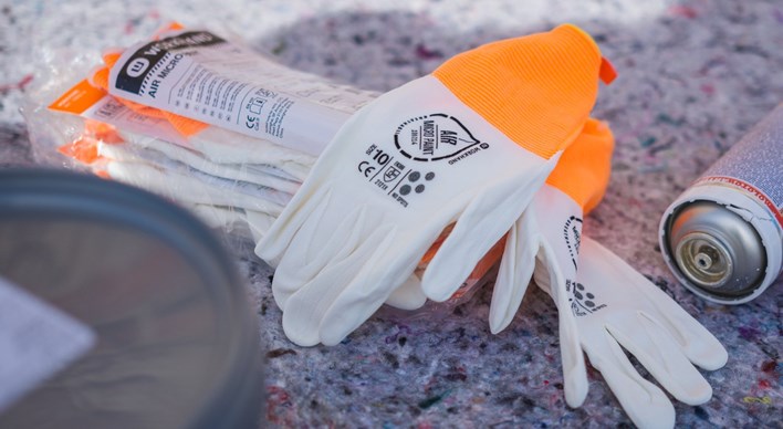 Micro Paint - Malehanske for "hvitt arbeid"